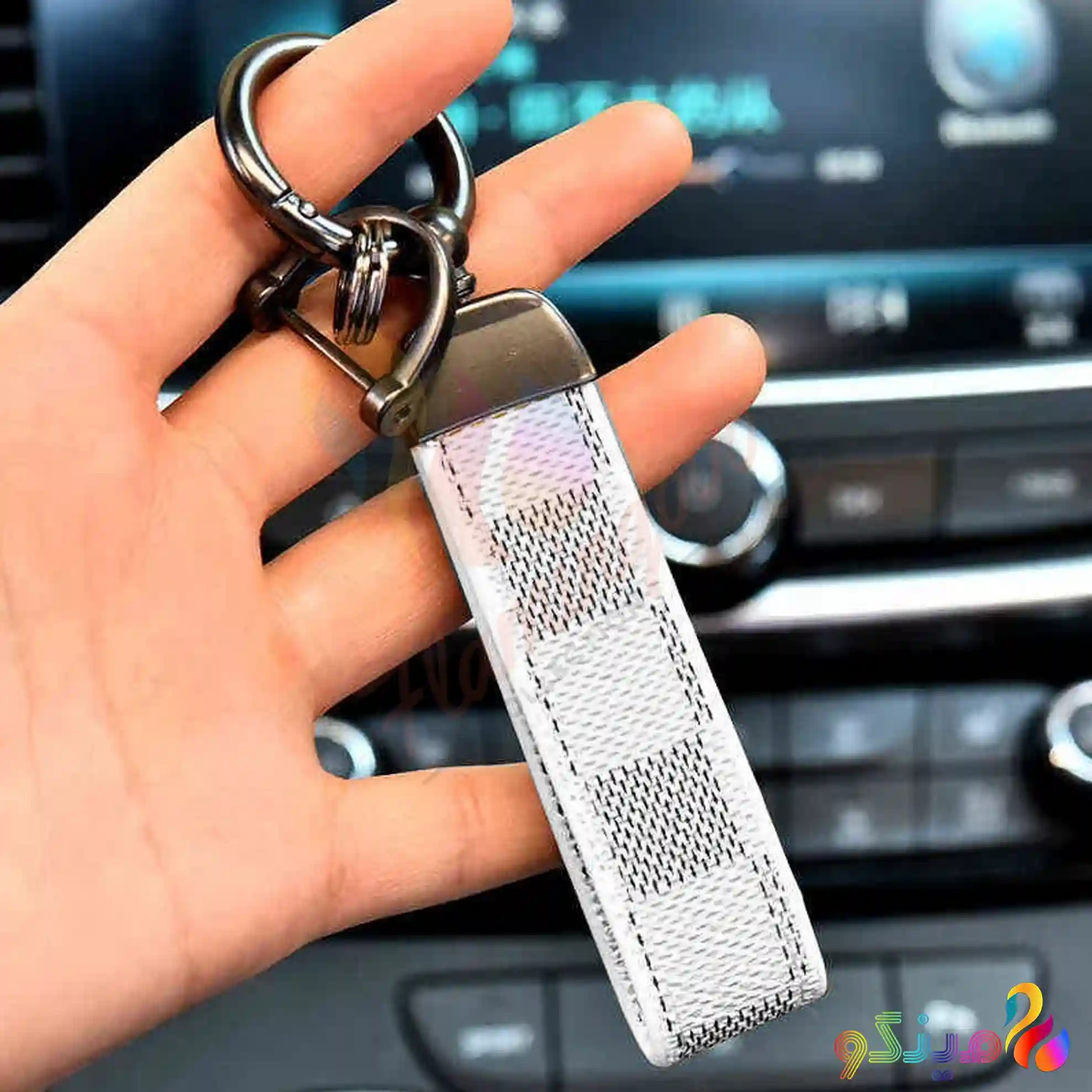 جاسوئیچی خودرو مدل لویی چرم مصنوعی سفید طرح لویی ویتون کد 4w1