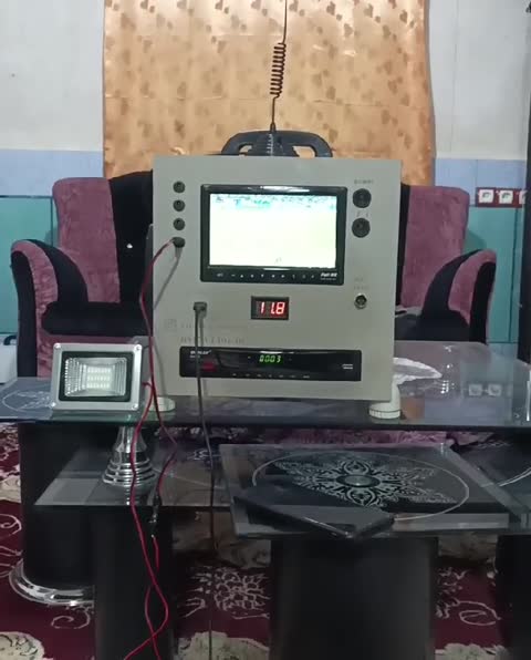 دستگاه برق خورشیدی مجهز به تلویزیون دیجیتال