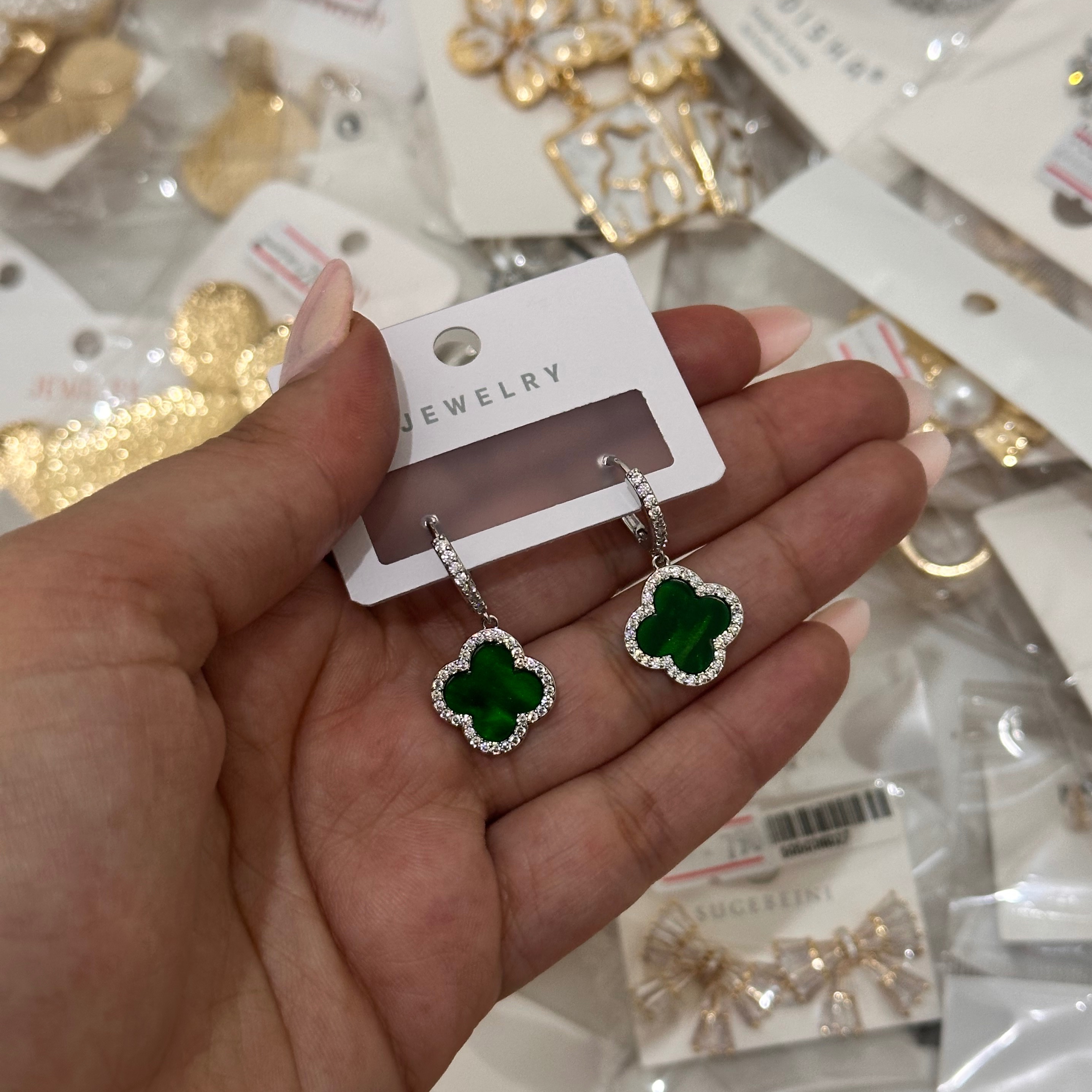 گوشواره جواهری سبز ونکلیف