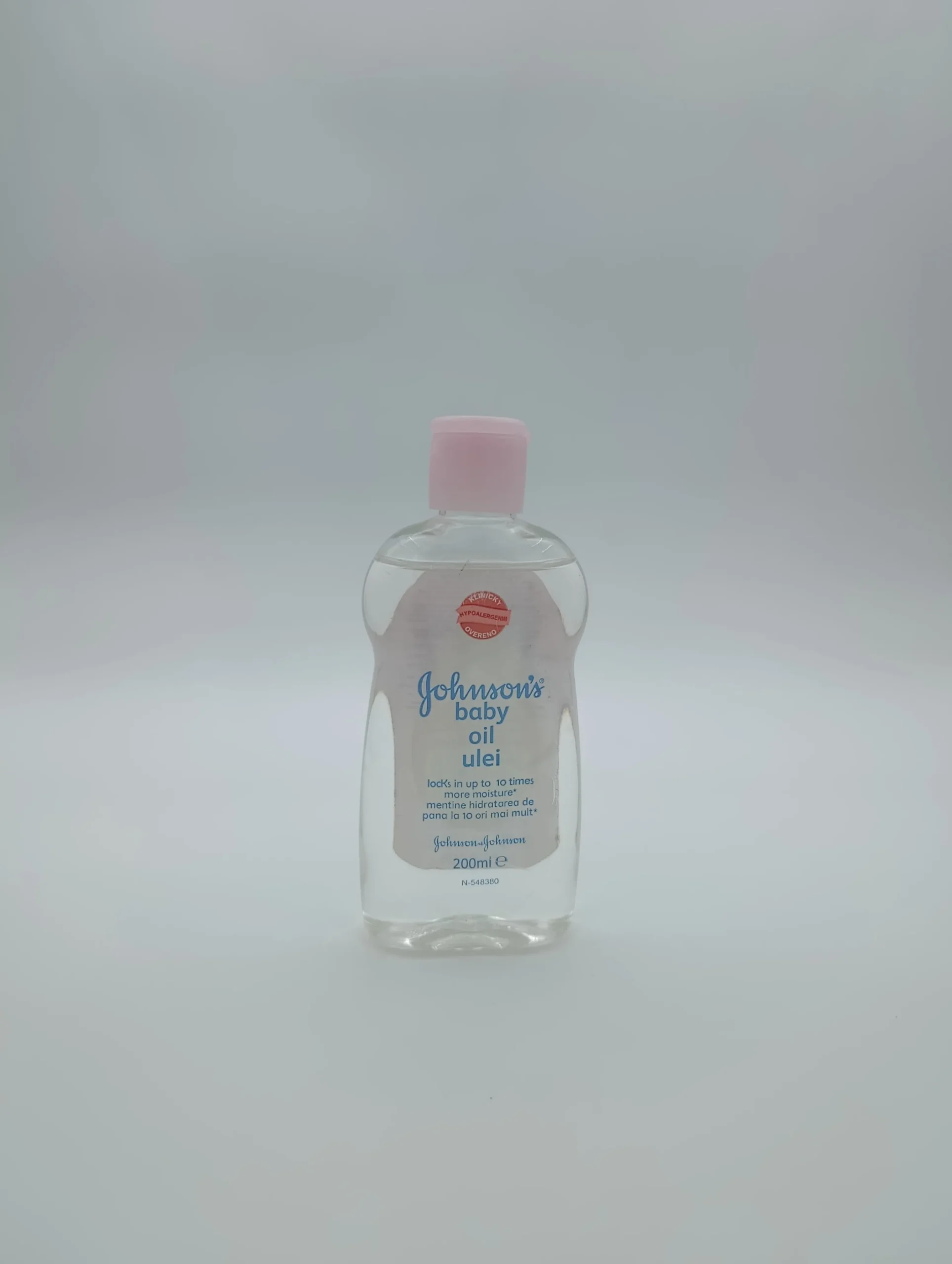 روغن بچه جانسون Johnson's حجم 200 میلیلیتر (آبرسان و مرطوبکننده پوست قفلکننده رطوبت)