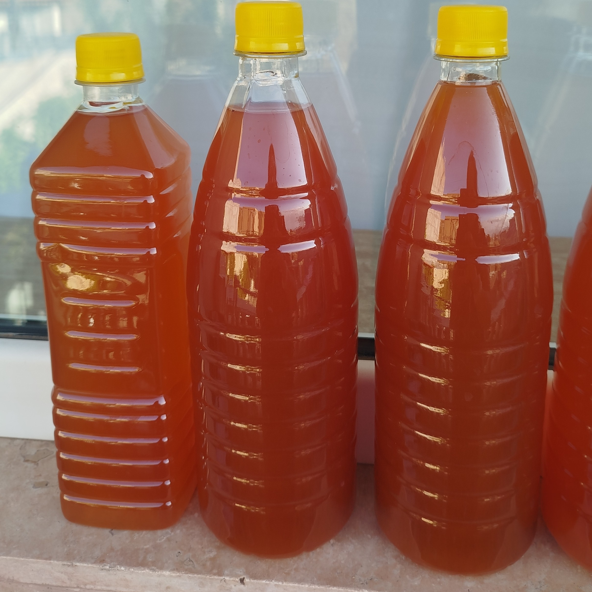 آبغوره ی تازه و امسالی و بدون نمک خانگی و طبیعی محصولات خانگی و درجه یک شیوا و درجه یک شیوا