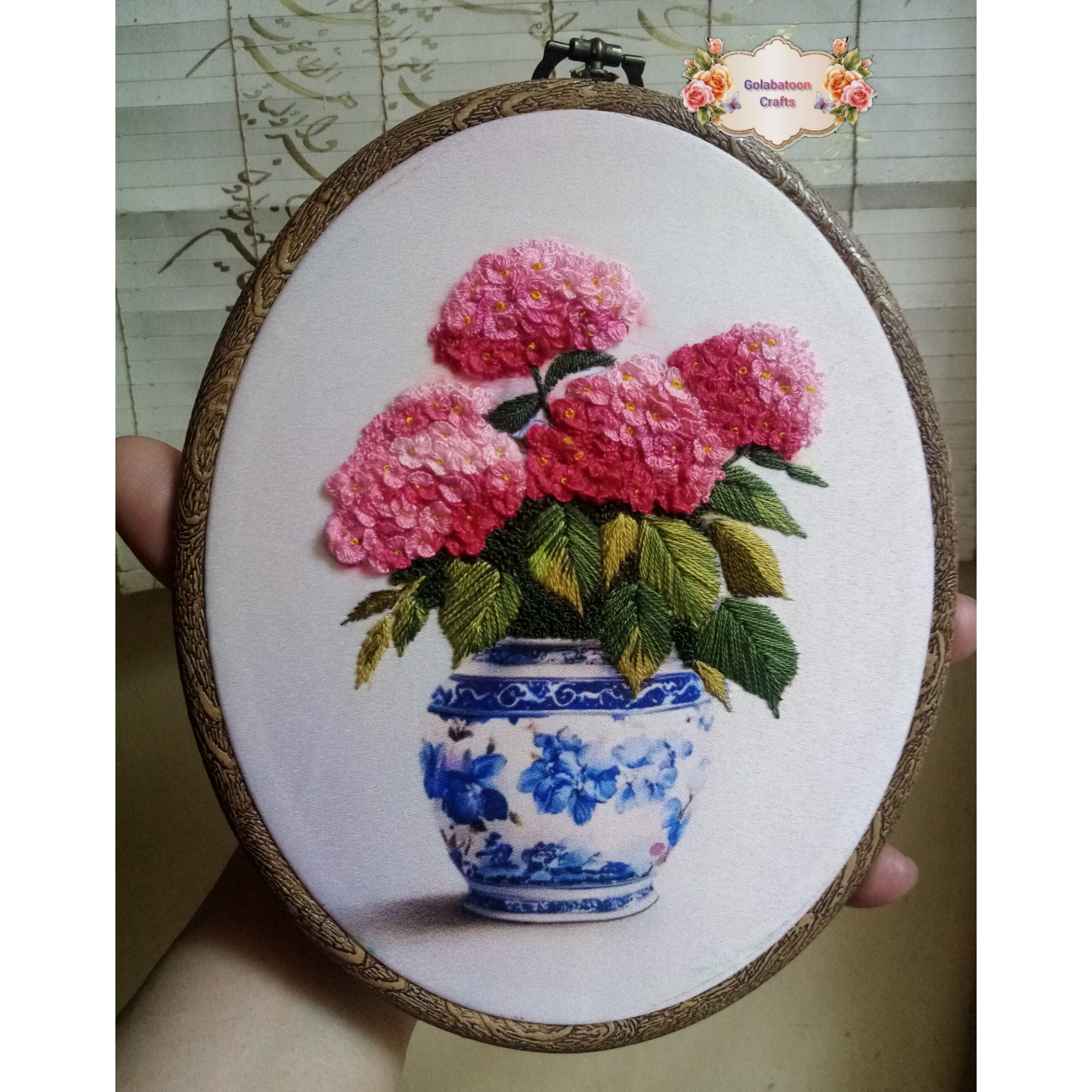 دیوارکوب گلدوزی شده طرح گل سوسن