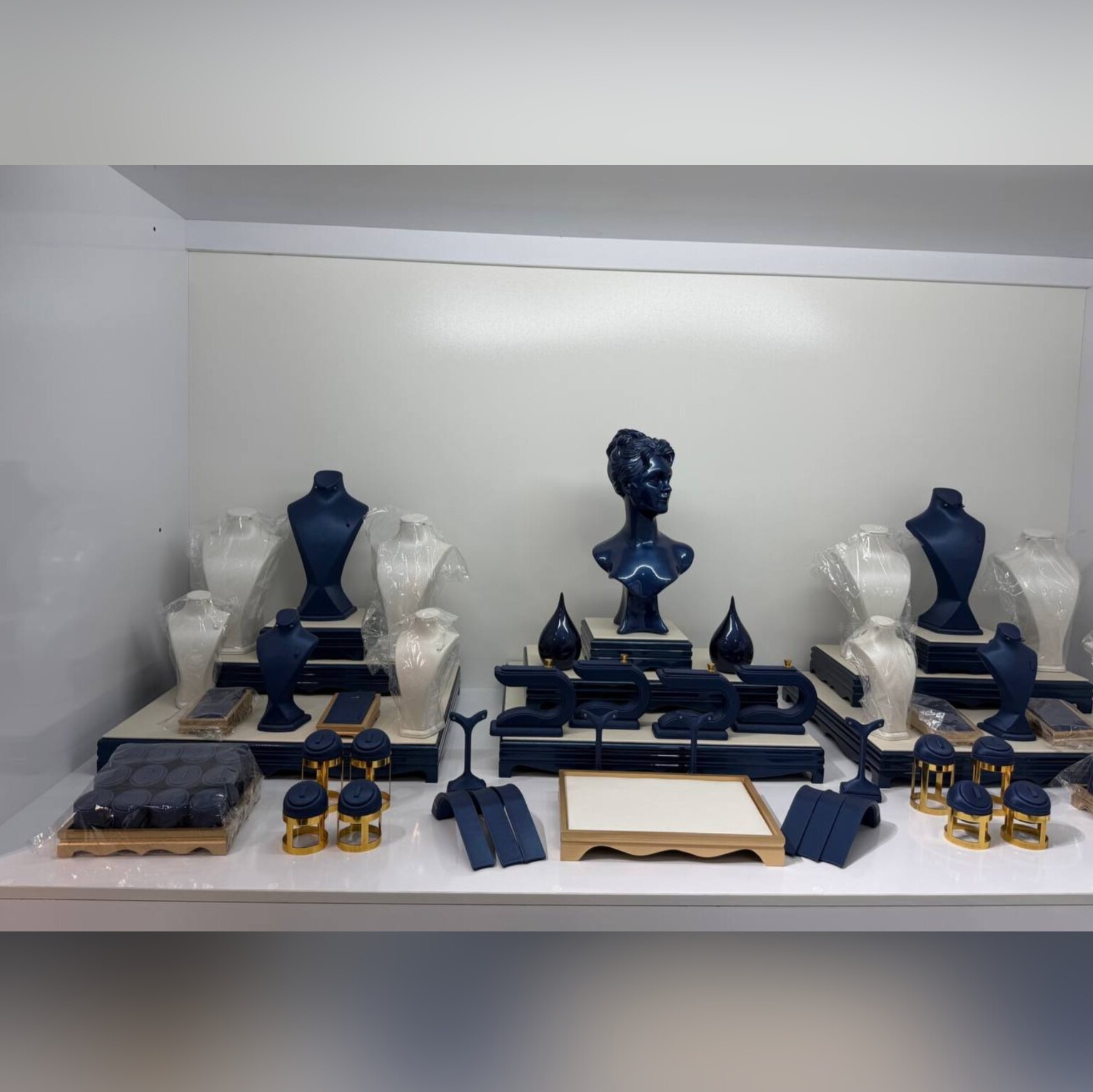 ویترین طلا در شهردکور،چرم ترک وارداتی جدید
