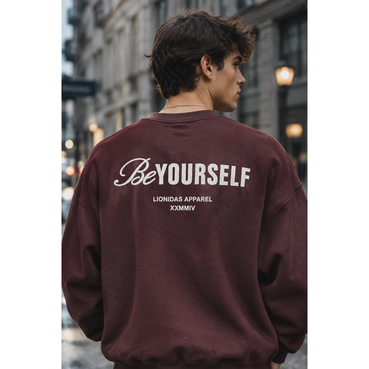 دورس مردانه یقه گرد سه نخ قهوه ای موکا طرح تایپوگرافی پشت چاپ LIONIDAS Urban Crewneckجدید