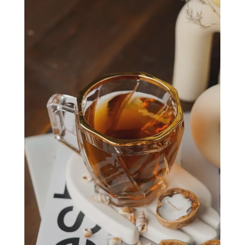 فنجان اسکوئر لب طلا بلینک مکس