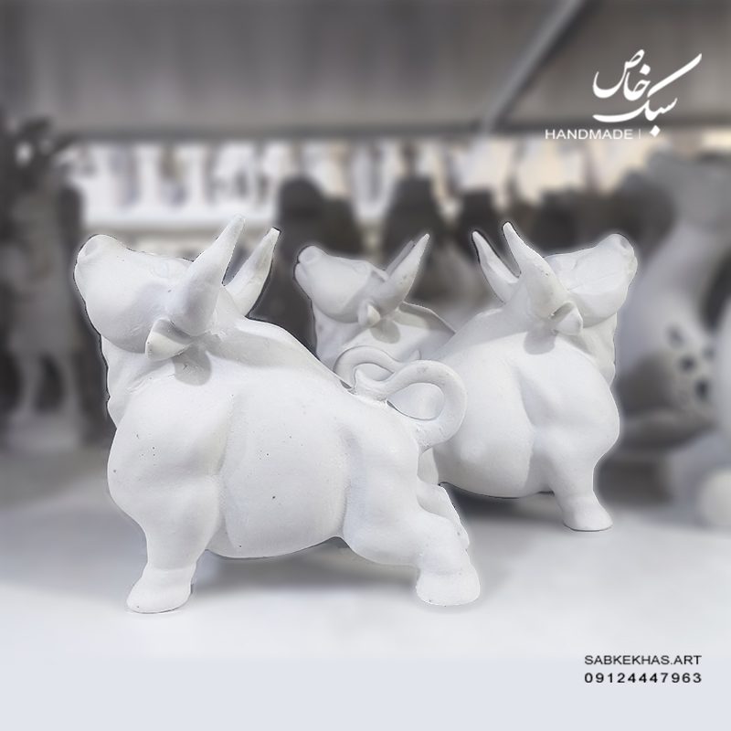 مجسمه گاو ماتادور