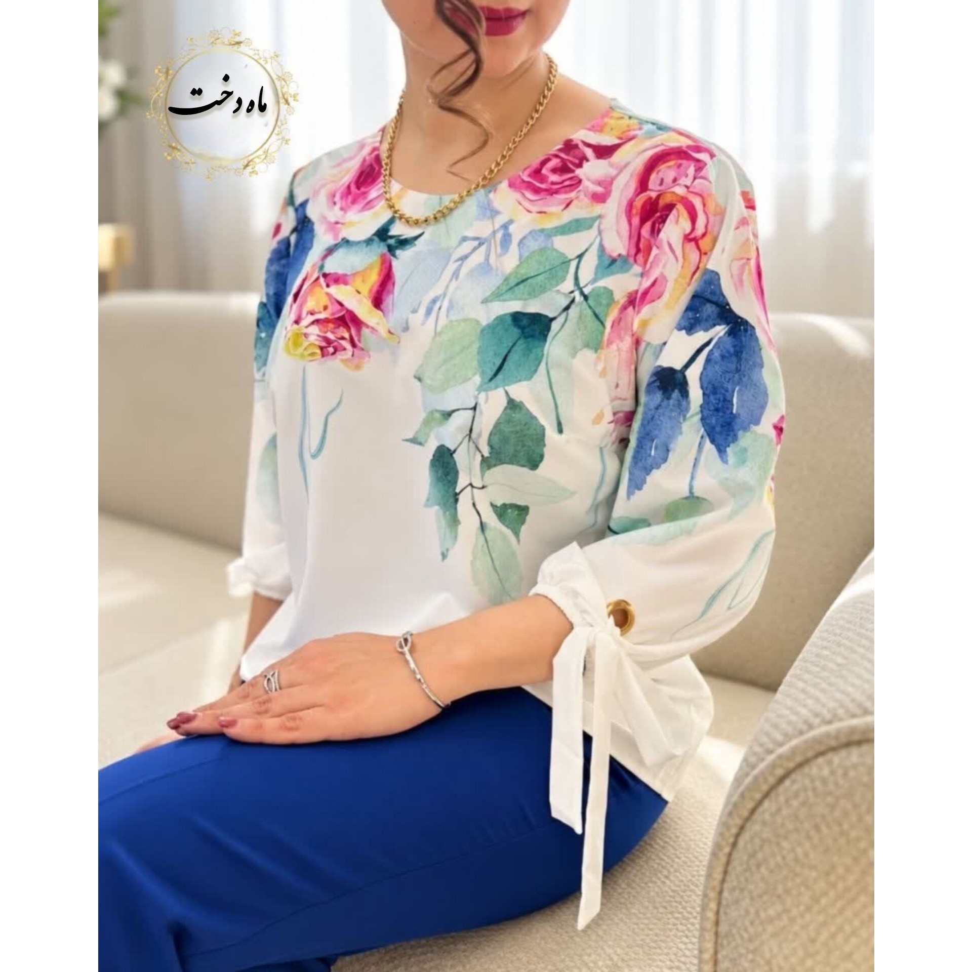 شومیز آستین واشری ریزشی سفید طرح گلهای رز آبرنگی آریانا