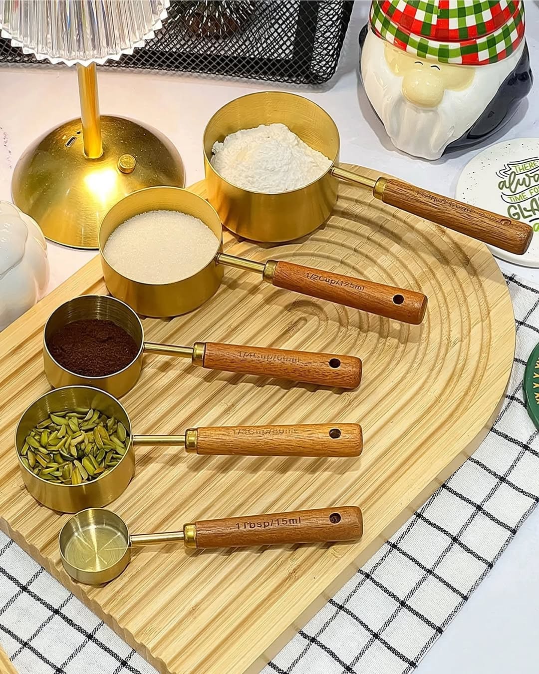 پیمانه استیل طلایی دسته چوبی