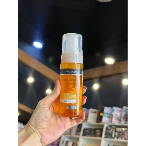 فوم شست وشوی صورت نوتروژینا Hydro Boost پوست چرب و جوش دار با عصاره زردچوبه 150 میل