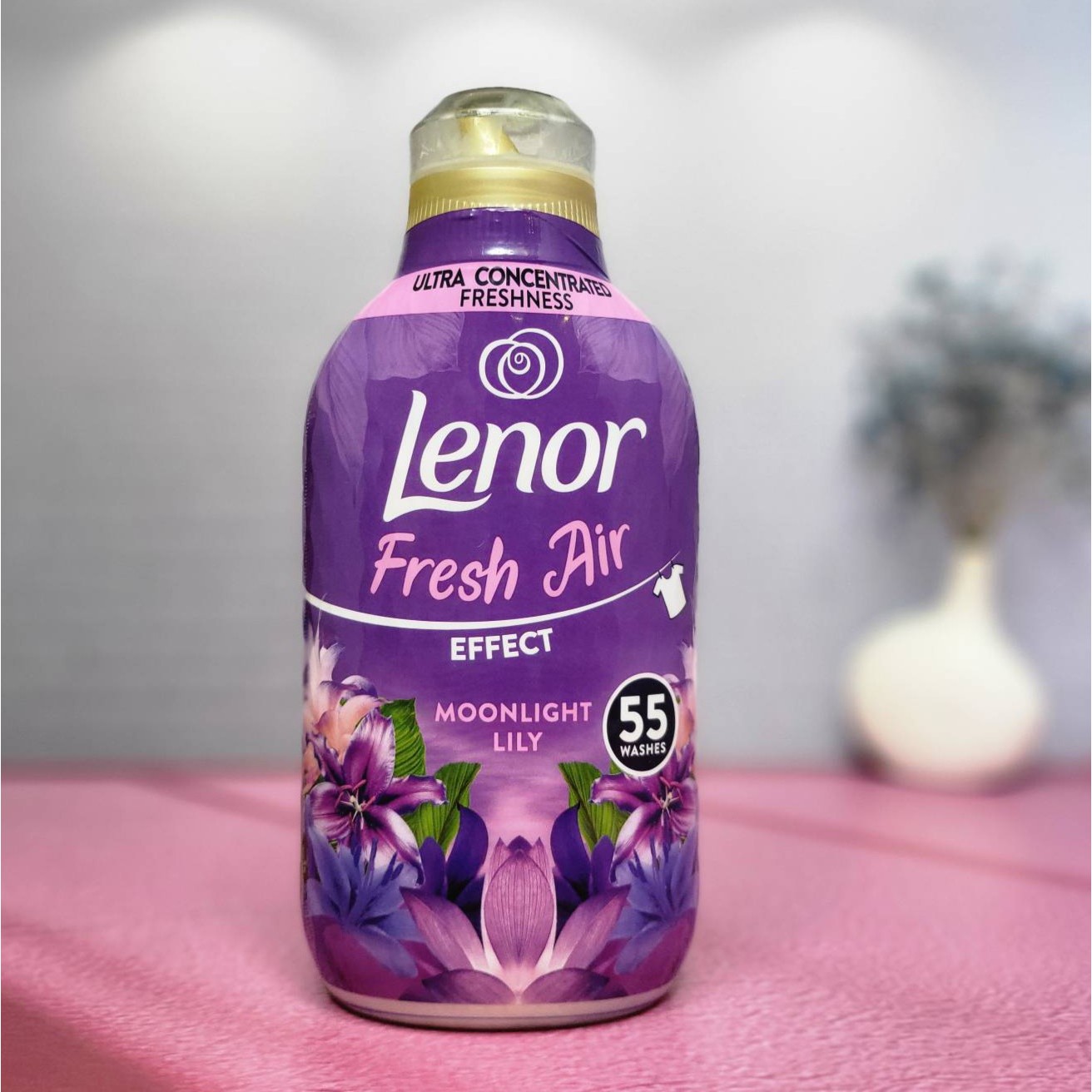 نرم کننده و خوشبوکننده لباس لنور Lenor حجم 770 میل 55 بار شستشو رایحه گل سوسن(لیلیوم) MOONLIGHT LILY کنسانتره