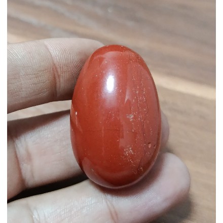 گوی سنگی جاسپر سرخ (سنگ سرخ ) همراه پایه نگه دارنده تراش تخم مرغی ، گوی سنگی تراش تخم مرغی جاسپر سرخ