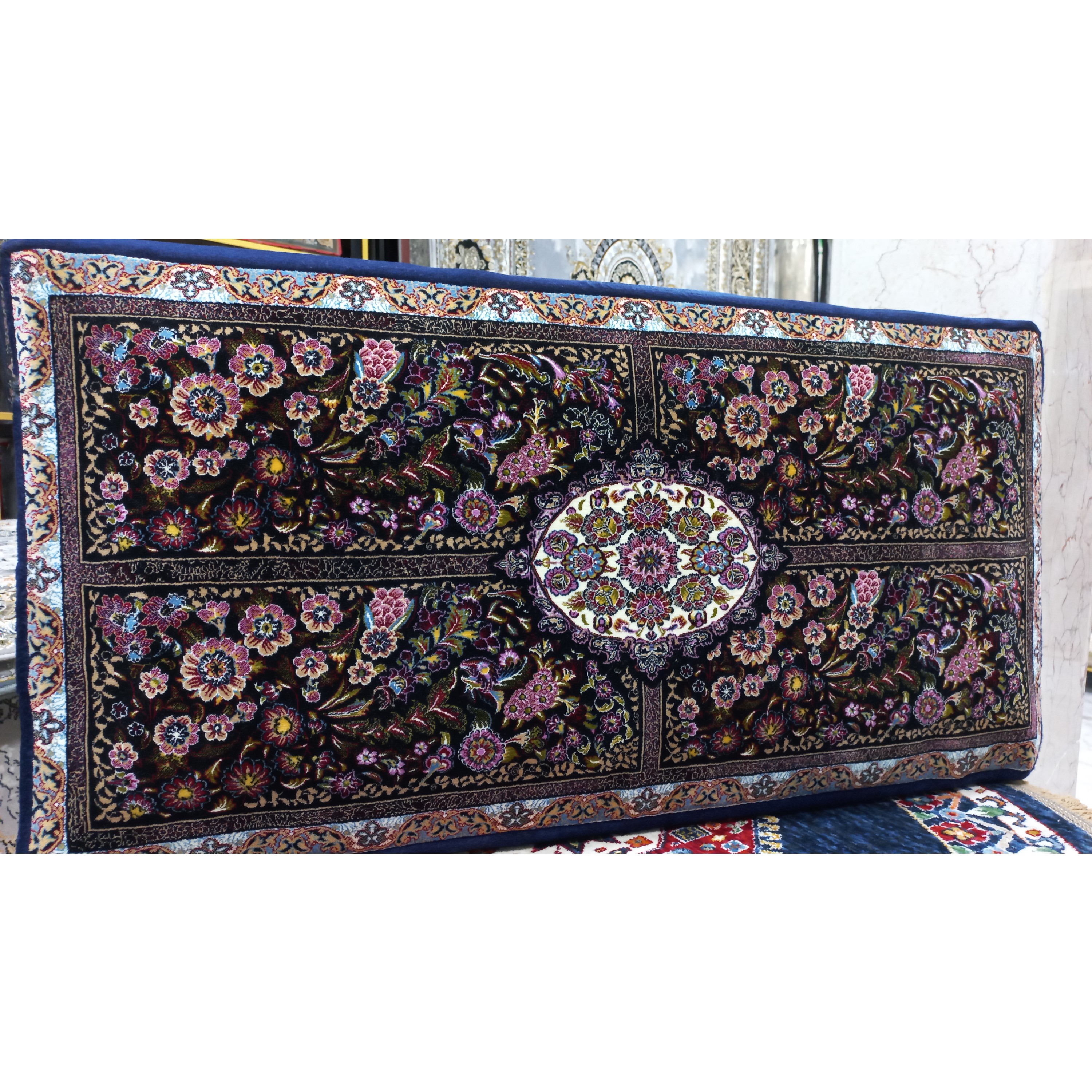 پشتی درجه1 زیپ دار رویه فرش1200 شانه کد104