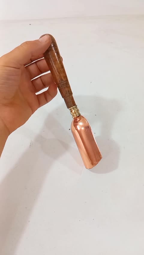 قاشق آجیل مسی زنجان با دسته چوبی رنگ ثابت