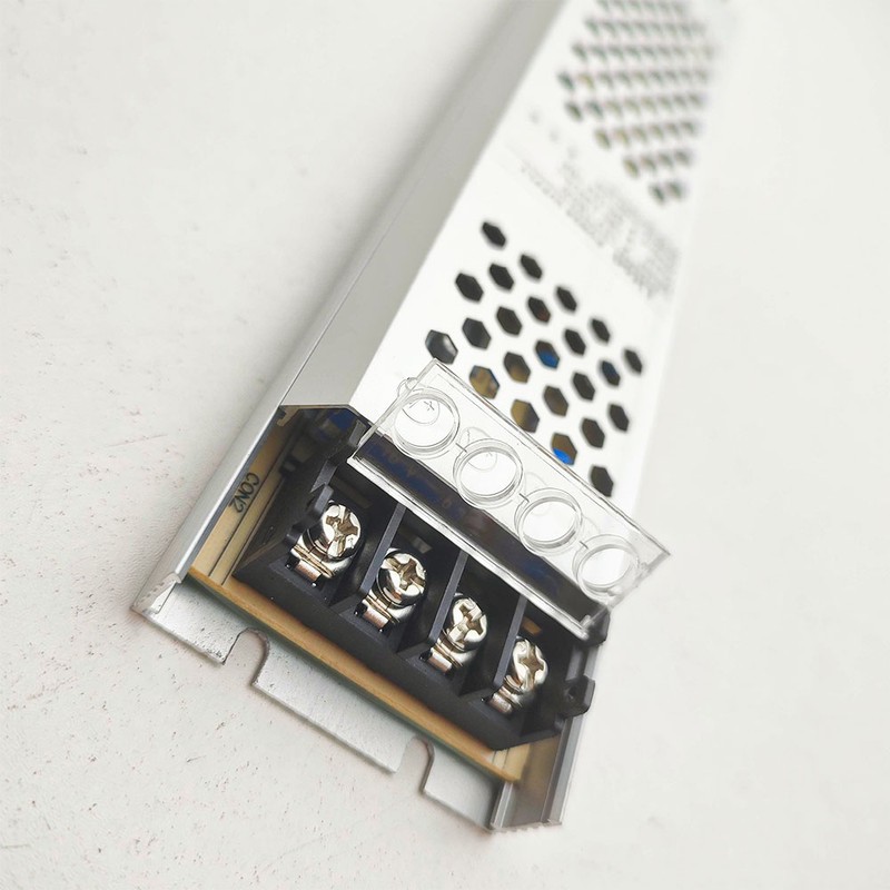 منبع تغذیه 12 ولت 15 آمپر لیتون مدل 12V-180W اسلیمجدید