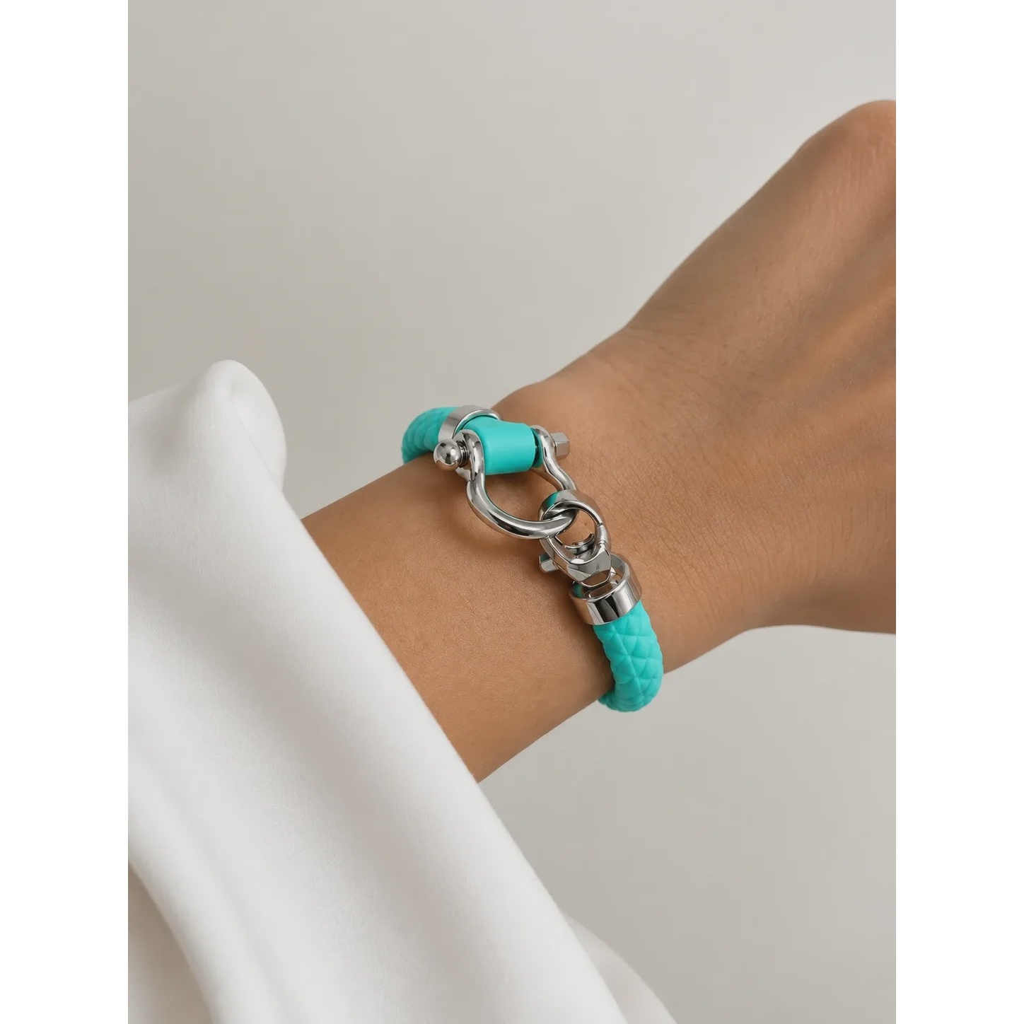 دستبند چرمی امگا آبی کد DA00124