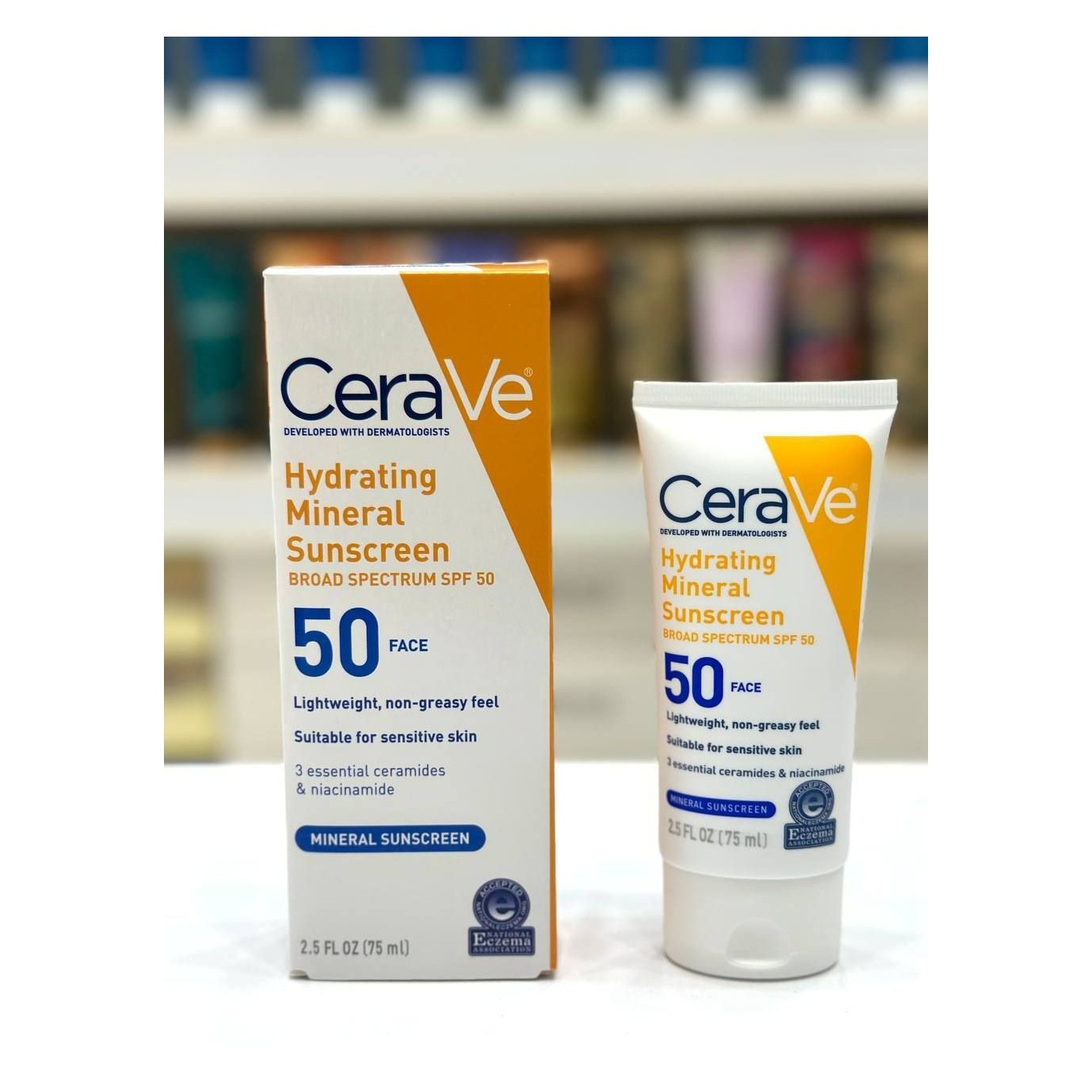 ضدآفتاب بدون رنگ فلوئید SPF50 مدل mineral حجم 75 میل درجه یک