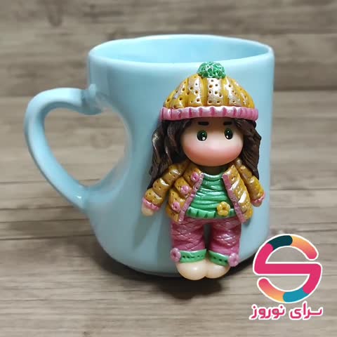 ماگ دختر کلاه به سر طلایی