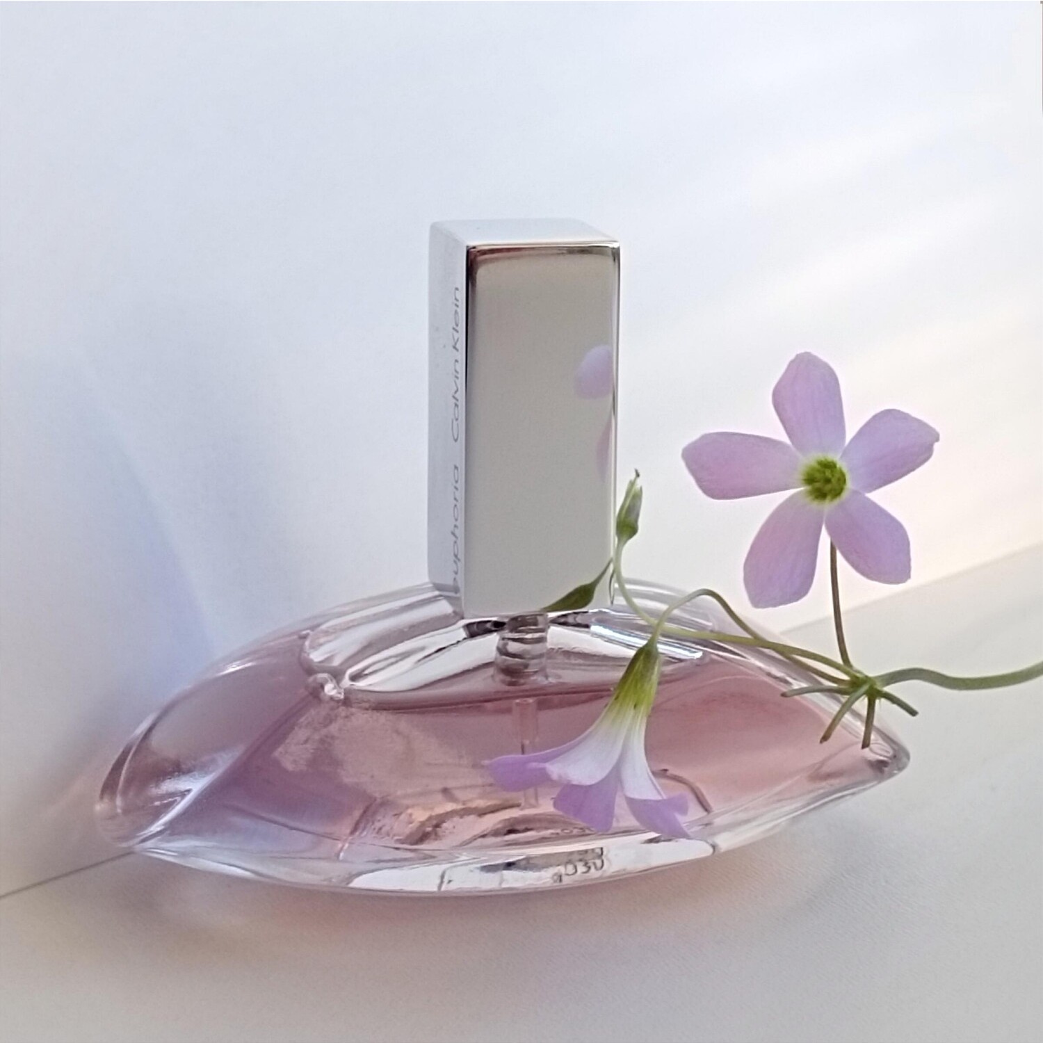 عطر زنانه کالوین کلین ایفوریا (هر میل)