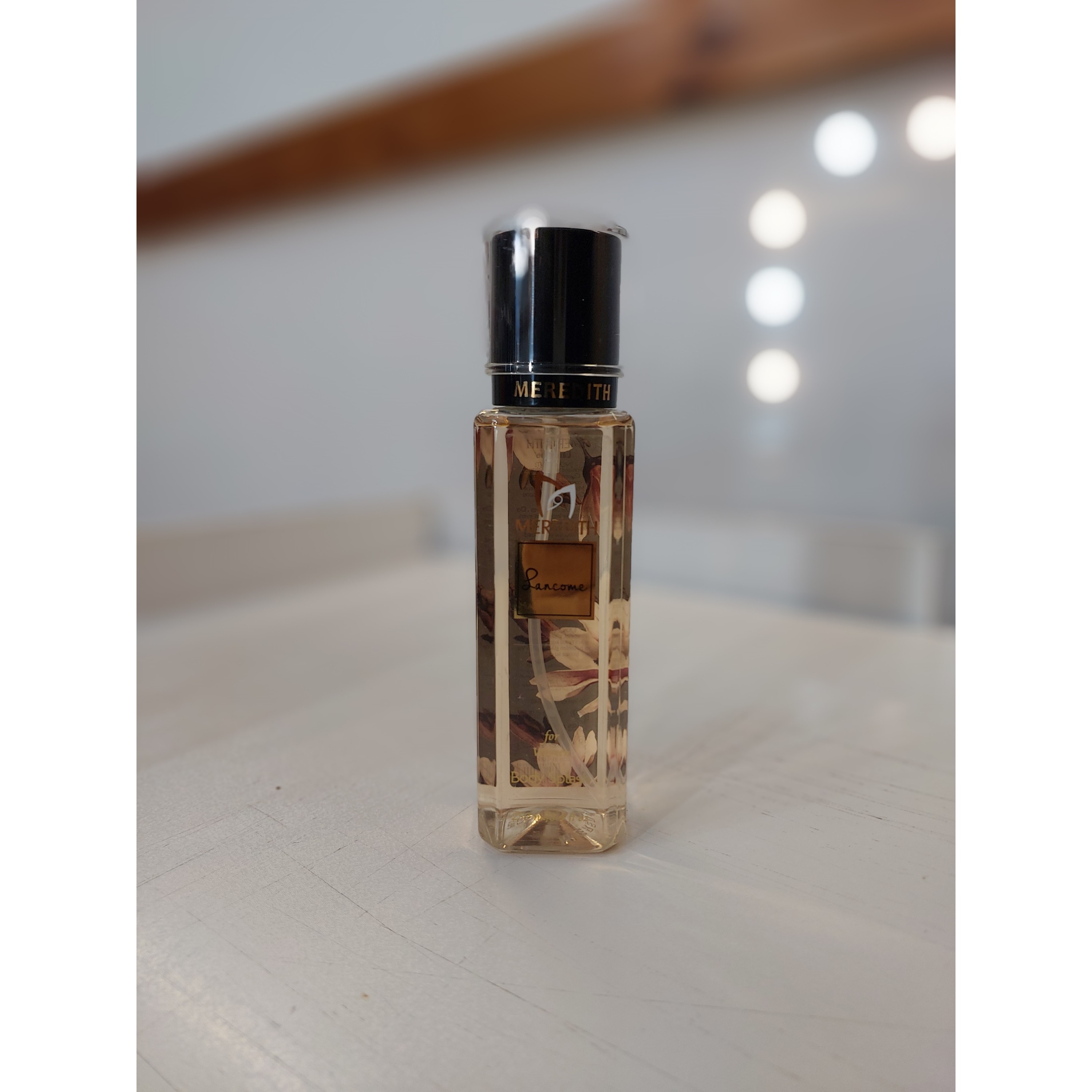 بادی اسپلش زنانه مردیت مدل lancome حجم 250 میلی لیترجدید