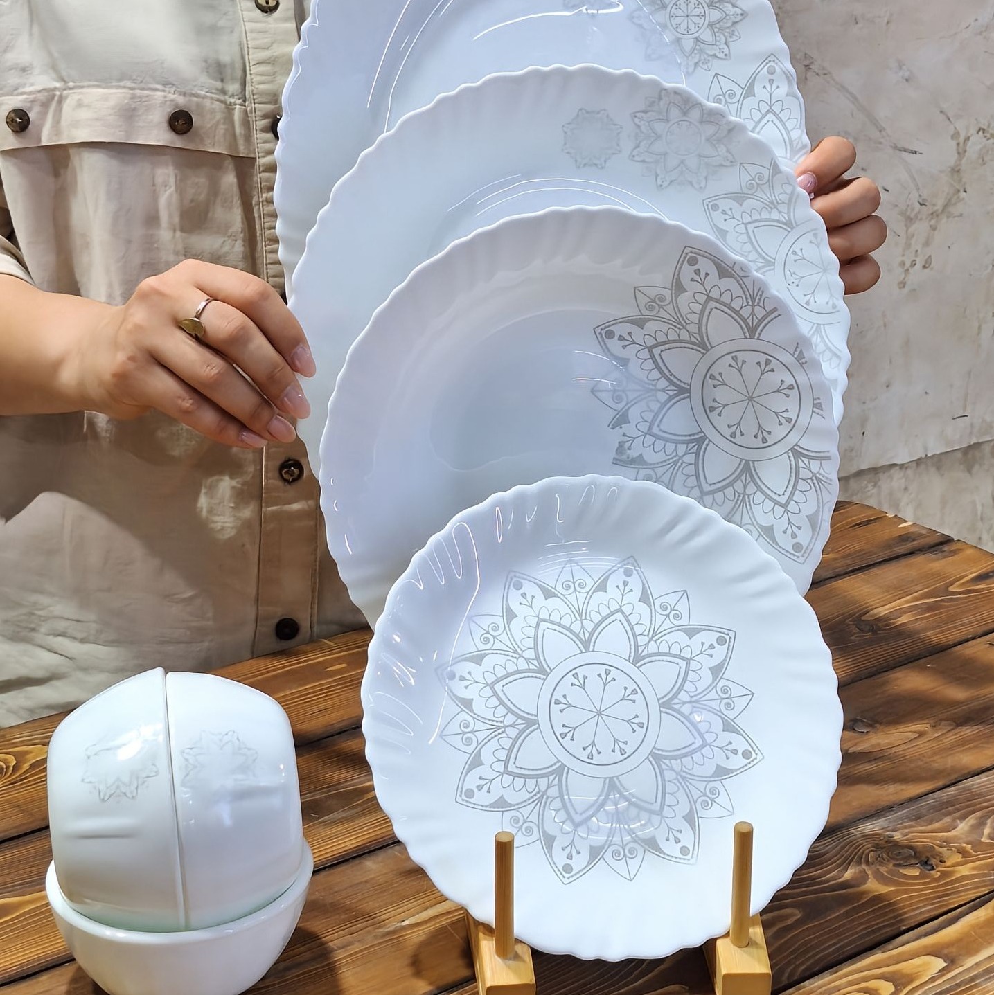 سرویس ارکوپال 25 پارچه دالبری طرح گرد دالبریِ گلرخ طوسی.ارسال با اتوبوسجدید