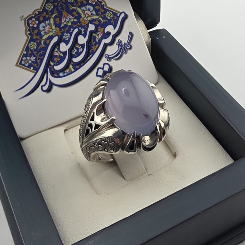 انگشتر مردانه نقره عیار 95با سنگ عقیق یمنی کبود بیضی رکاب دست ساز قلم زدهجدید