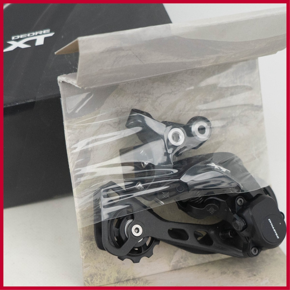 شانژمان 11 سرعته شیمانو SHIMANO DEORE XT RD-M8000-SGSجدید