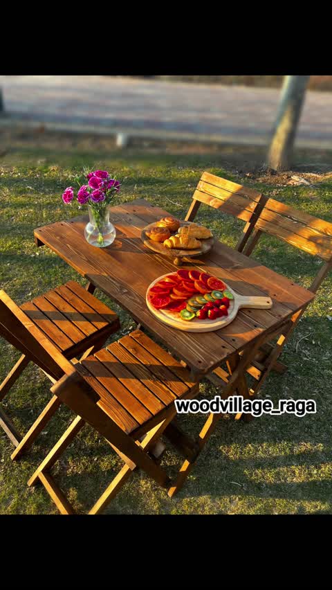 میز و صندلی چوبی تاشو گرد دونفره برای مسافرت و کافه( پس کرایه)جدید