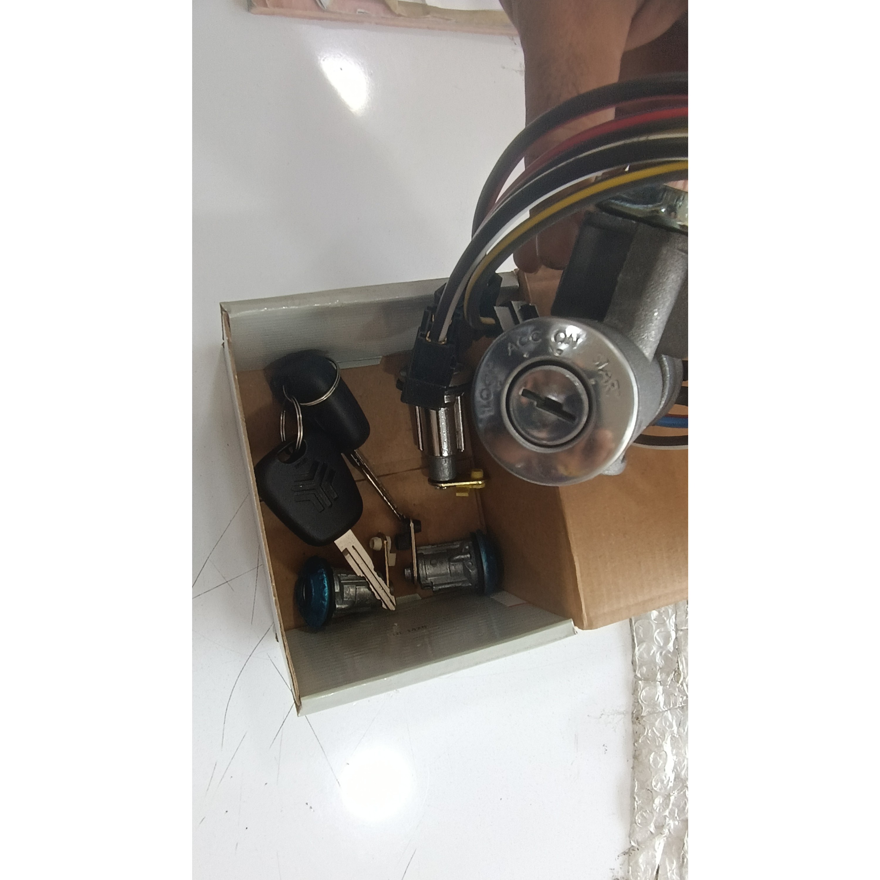 ست کامل سوئیچ استارت و درب و صندوق پرایدجدید