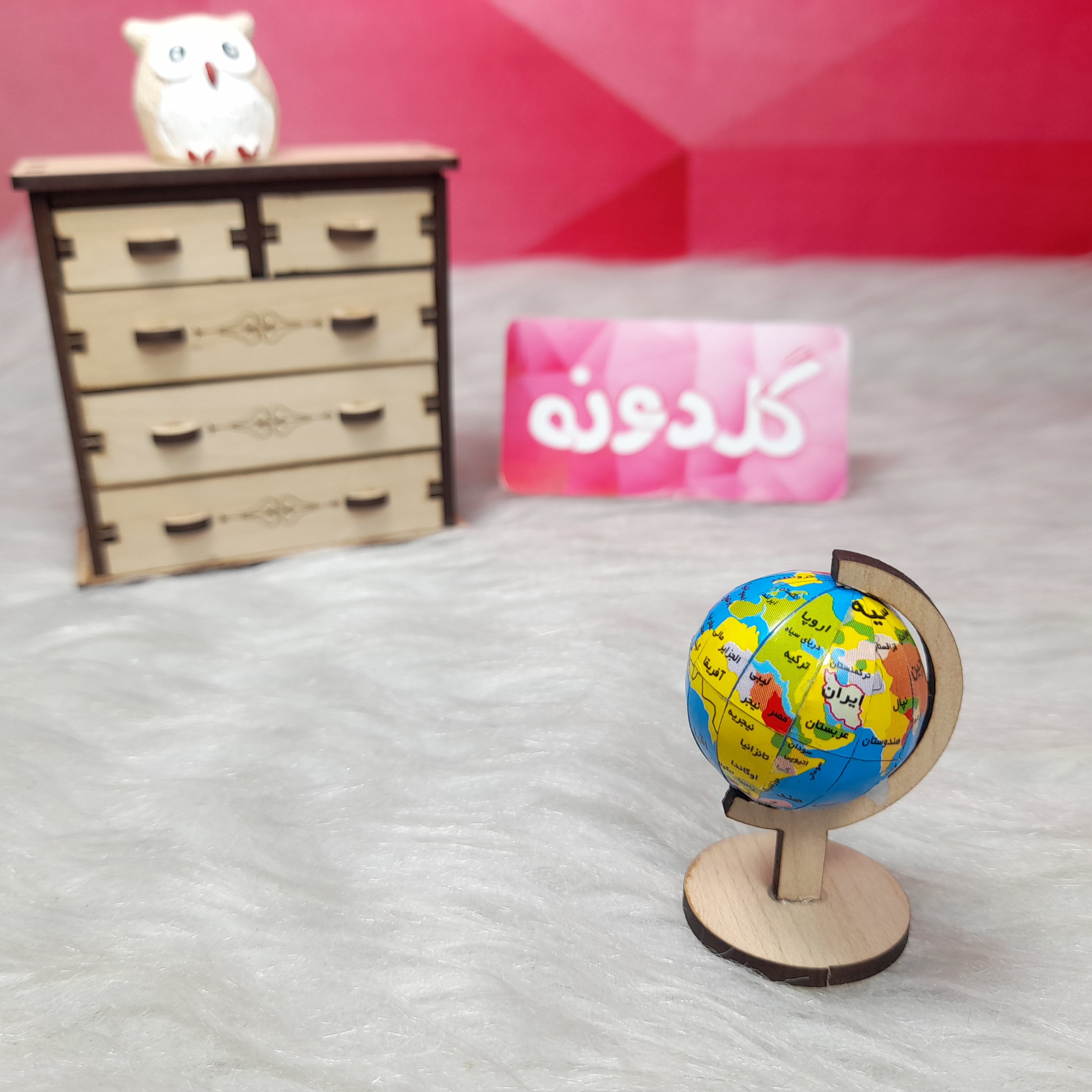 دکوری کره زمین مینیاتوری - کره زمین چوبی کوچک- کره زمین اسباب بازی - ماکت کره زمین - اسباب بازی دخترانه - گلدونه