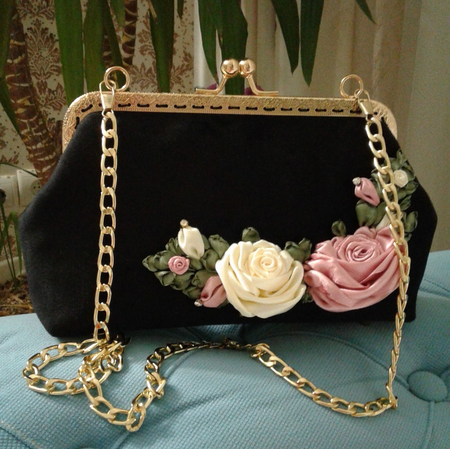 کیف زنانه/فروش اقساطی/ارسال رایگان برای خرید حداقل 2 عدد از محصولات/کیف دستی مجلسی ربان دوزی