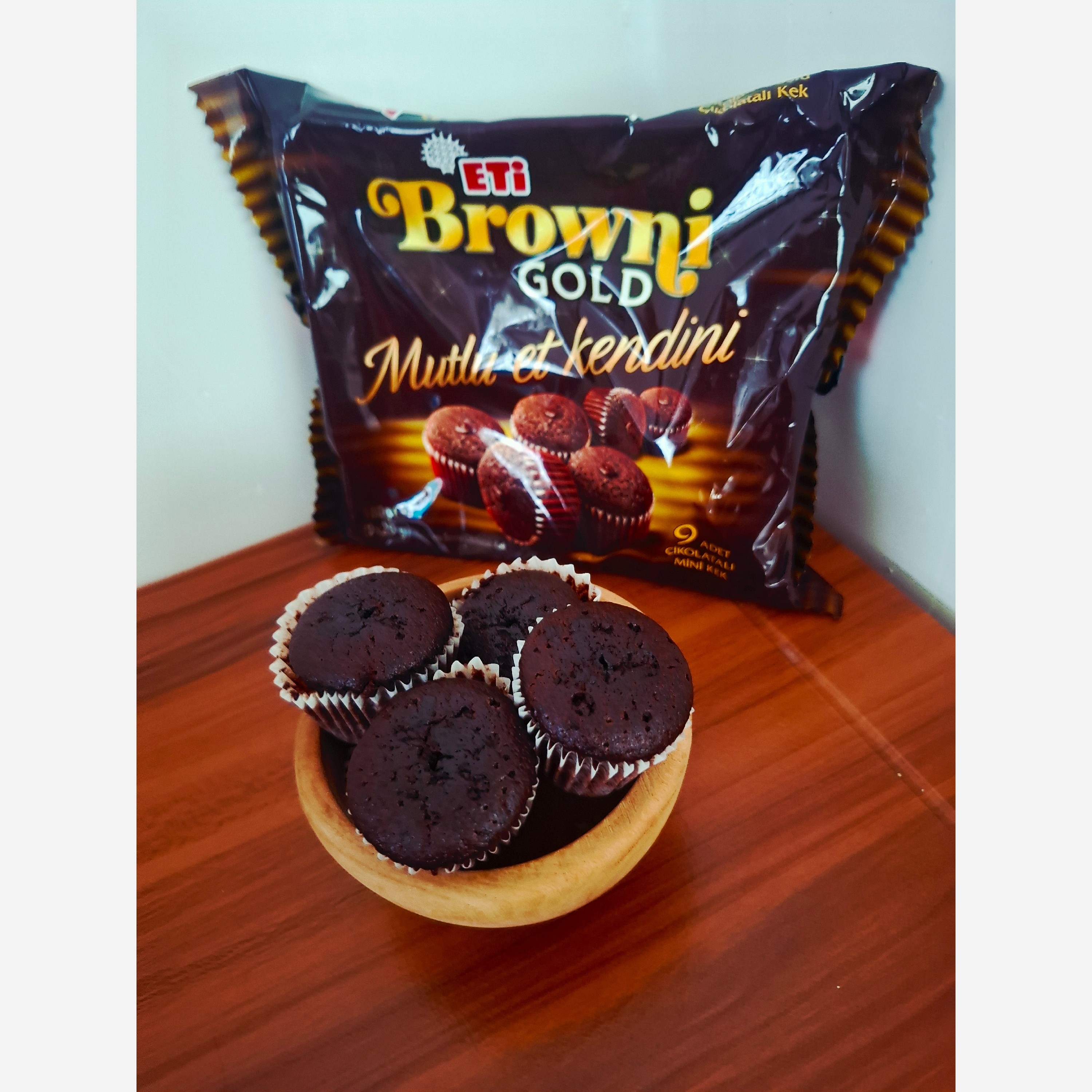 مینی کیک Eti Browni gold اتی براونی گلد شکلاتی 9 عددی 180 گرم