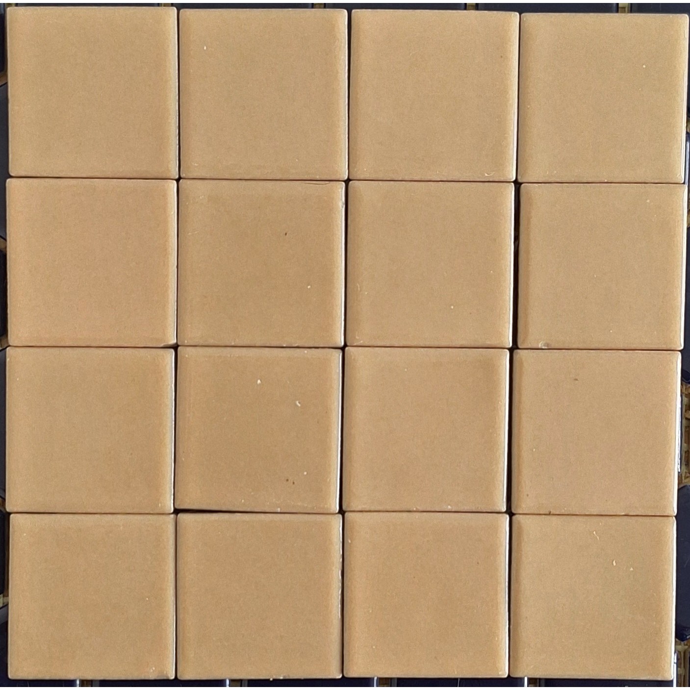 کاشی استخری تن4 ورق کامل 64 تایی( پس کرایه)