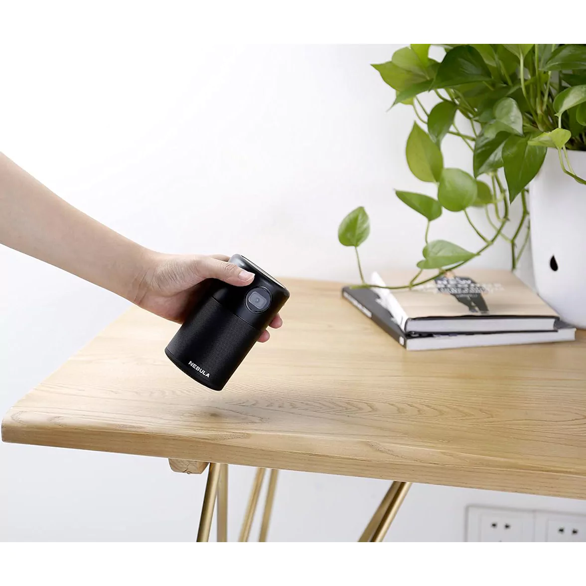 ویدیو پروژکتور قابل حمل Anker Nebula Capsule مدل D4111 شارژی