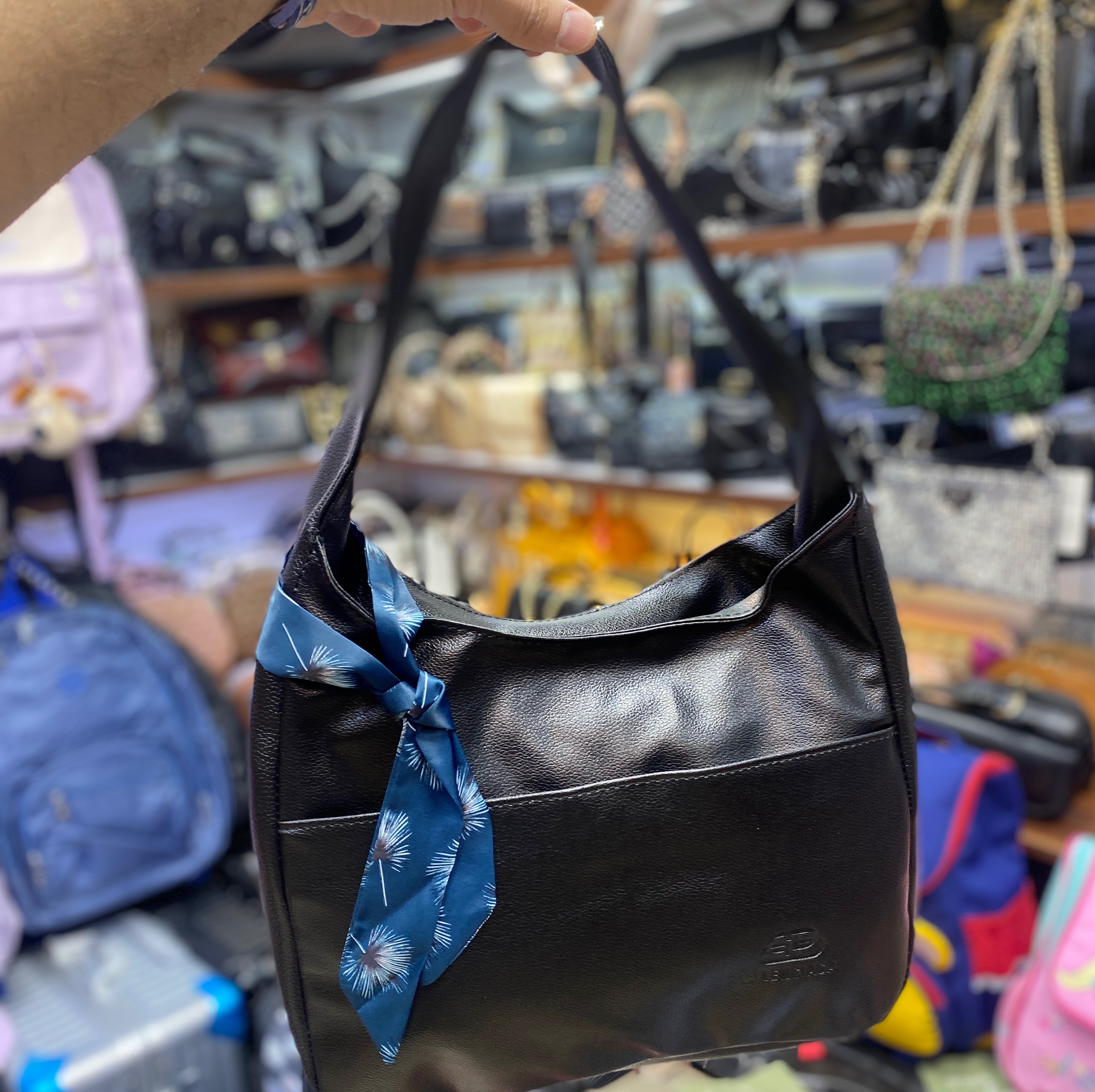 کیف دخترانه چرمی سایز متوسط بالنسیاگا مشکی نسکافه