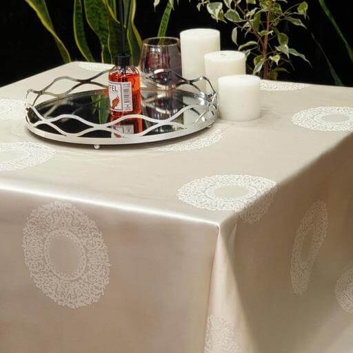 رومیزی ژاگارد مستطیل 180x150 طرح رمانس رزین تاژ
