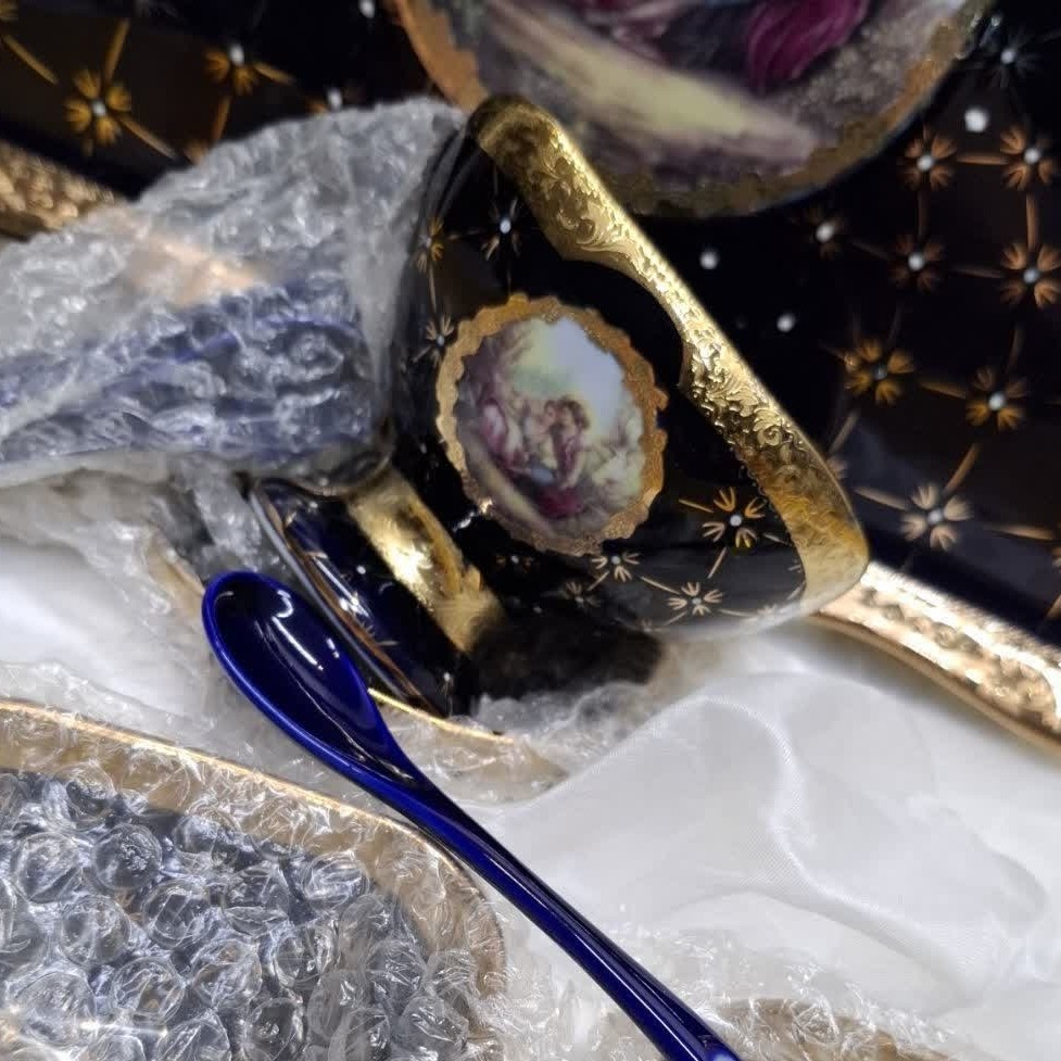 بستنی خوری بهمراه سینی پذیرایی سرمه ای شطرنجی دنسی لیلی مجنون مارک معروف مبروکا کمیاب نه نایاب 13پارچهجدید