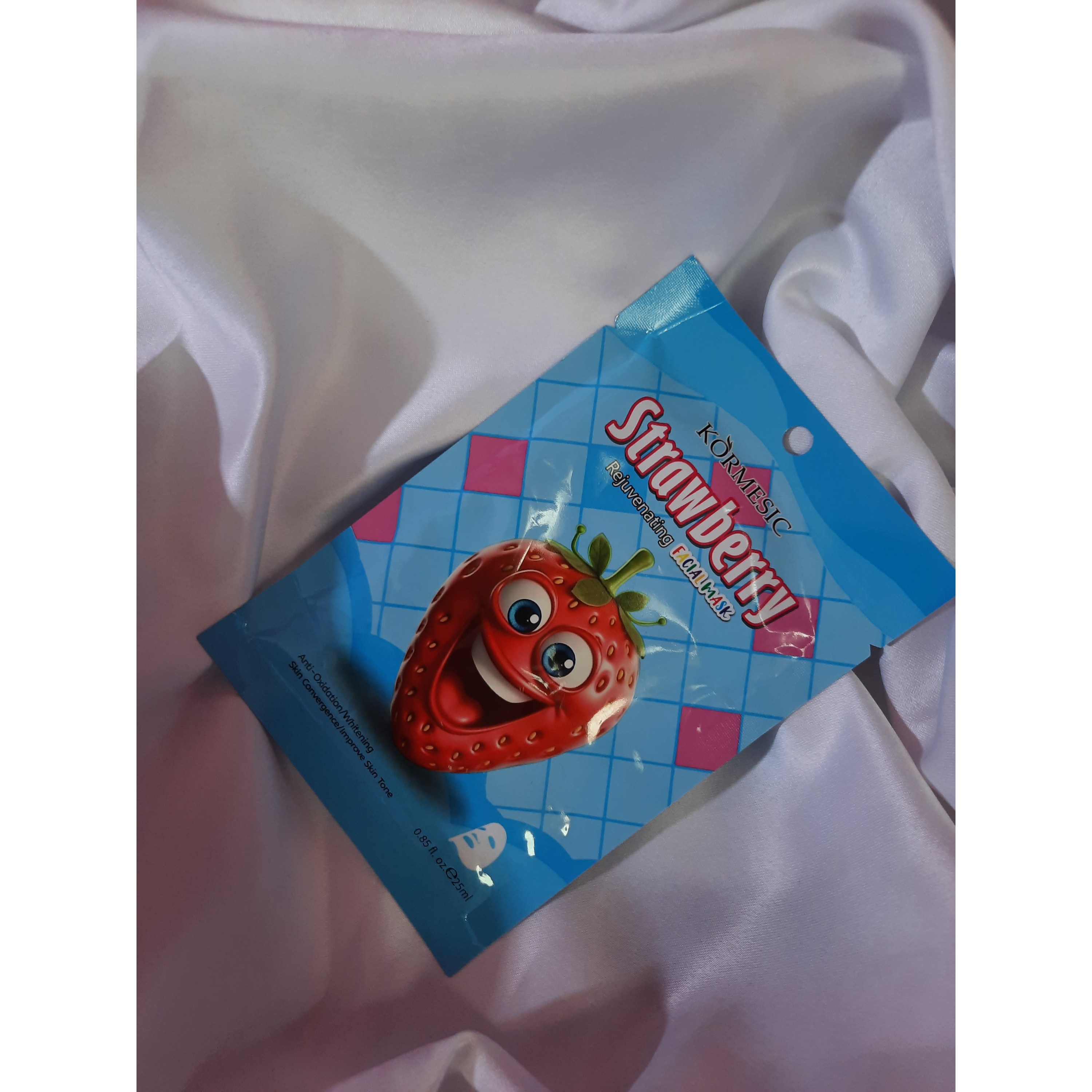 ماسک صورت توت فرنگی