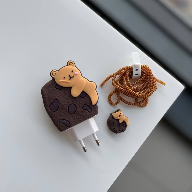 ویژه محافظ کابل طرح فانتزی خرس مهربان مدل Kind Teddy به همراه محافظ شارژر دیواری مجموعه 4 عددی اصلجدید