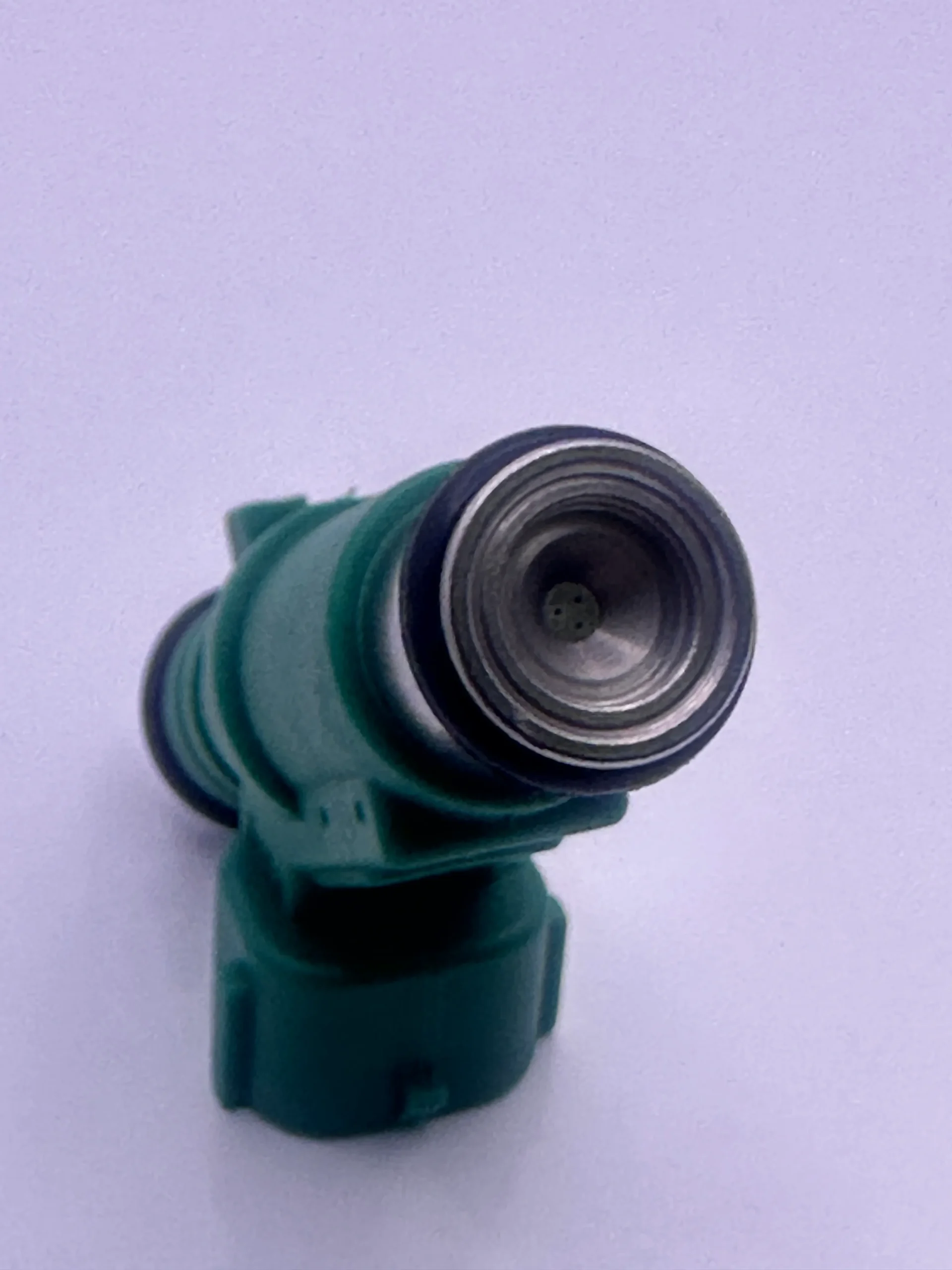 سوزن انژکتور پژو 206 تیپ 2 و تیپ 3 سبز سه سوراخ MRB