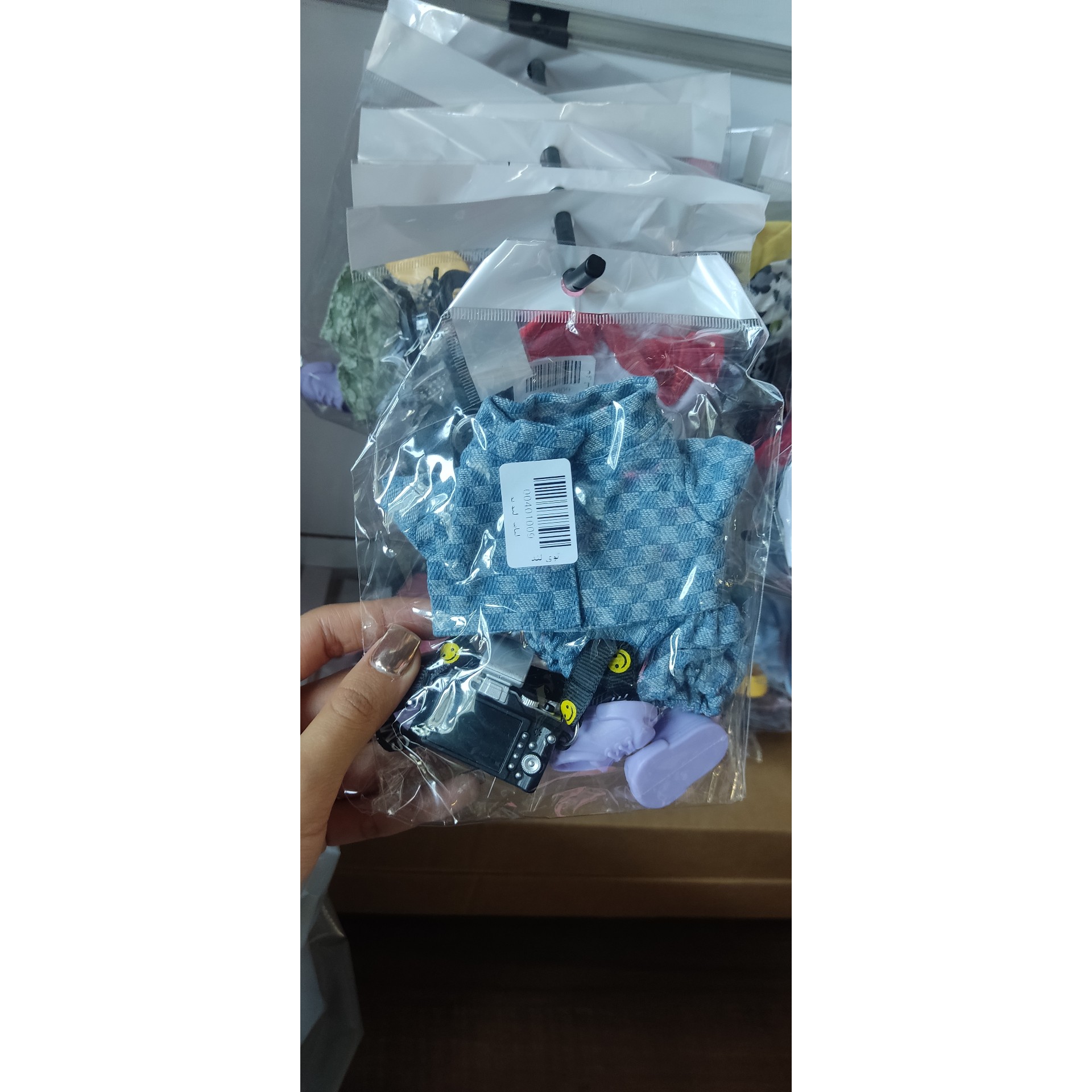 اکسسوری عروسک لبوبو (لباس، عینک،کفش،دوربین،کلاه و...