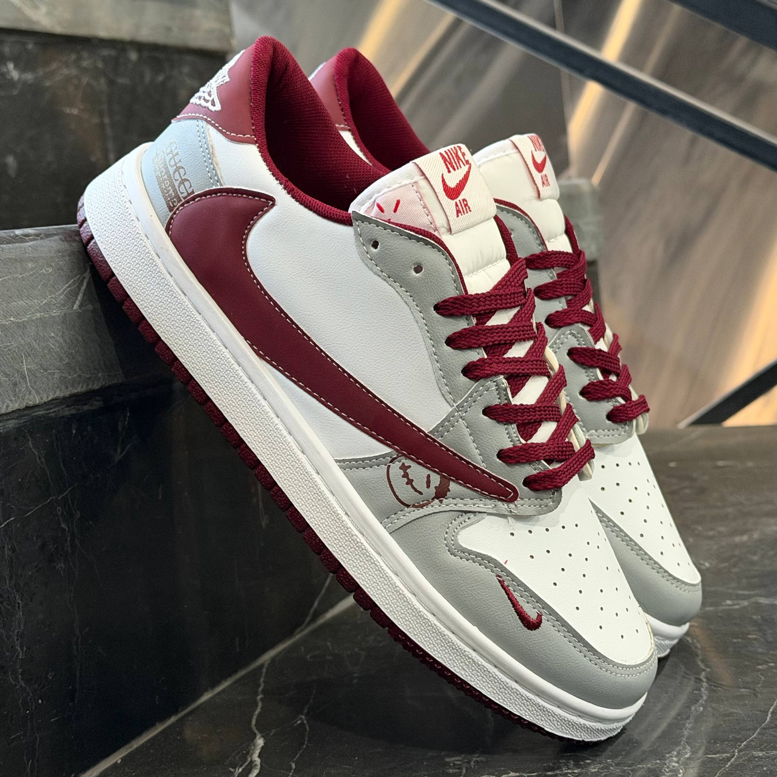کتانی مردانه نایک ترویس طوسی چری Nike Travisجدید
