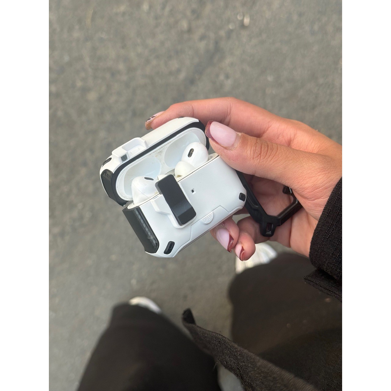 ایرپاد Locker Stand مگنت دار کربنیجدید