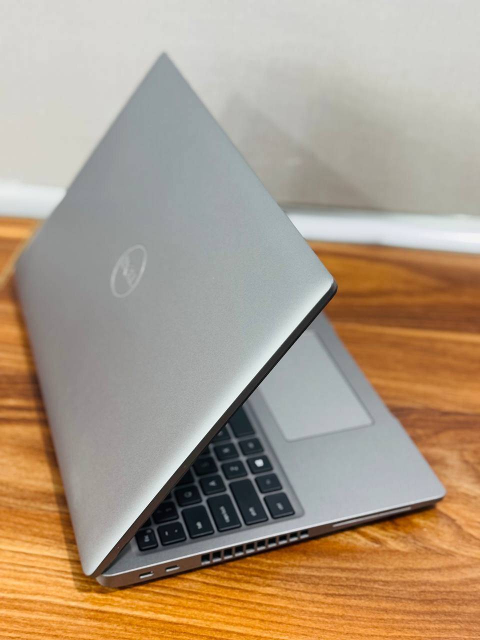 Dell latitude 5520جدید