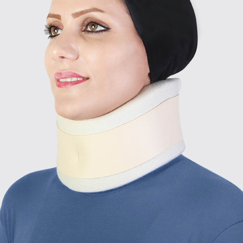 گردنبند طبی اسفنجی قوس دار (طب و صنعت) سایز L