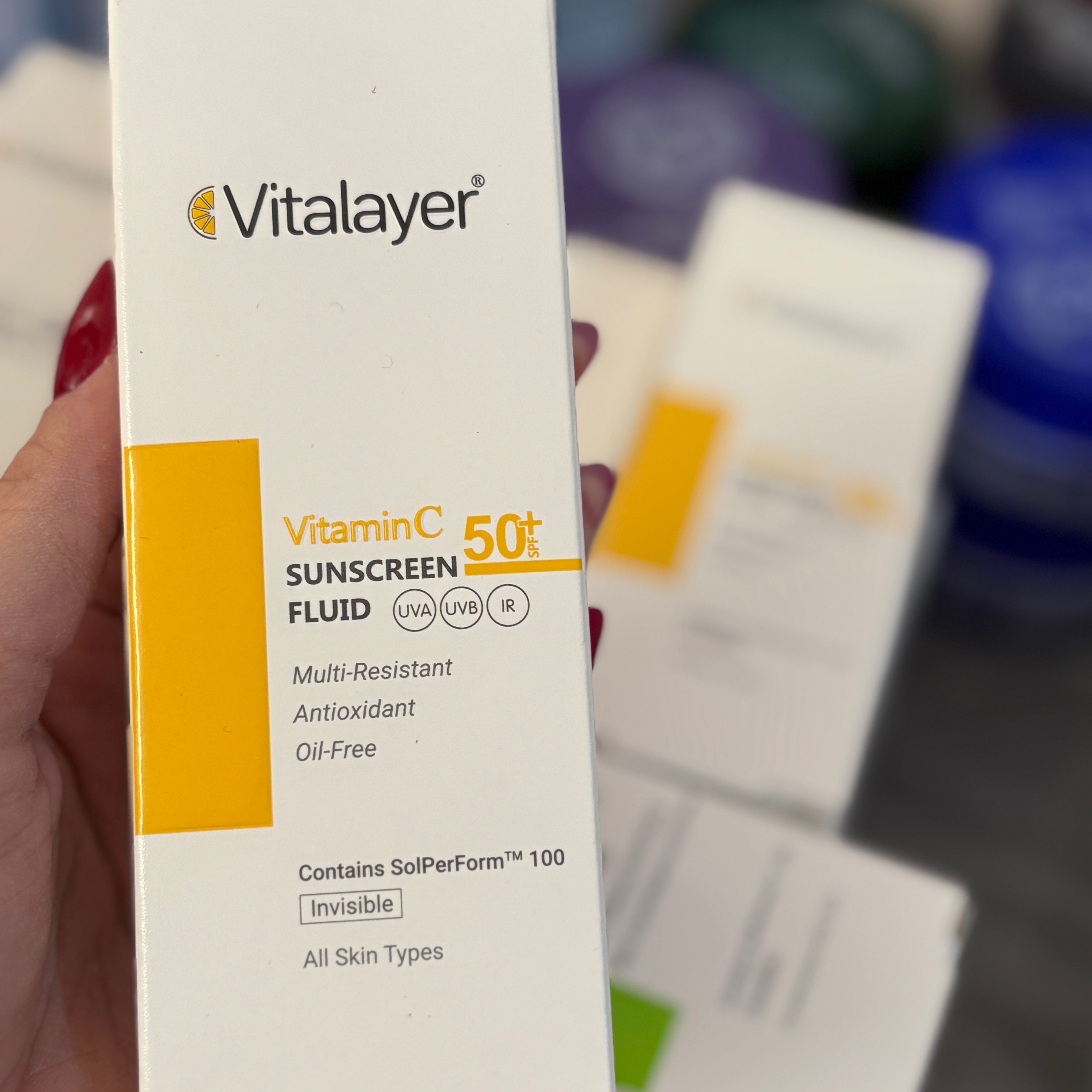 فلوئید ضد آفتاب فاقد چربی بی رنگ Spf50 حاوی ویتامین C ویتالیرجدید