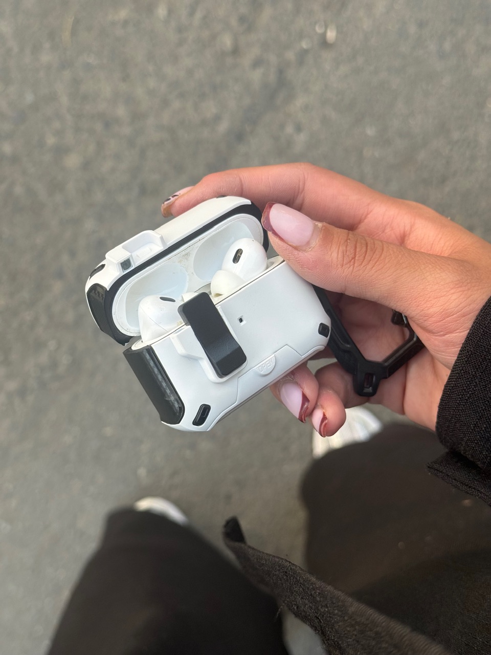 ایرپاد Locker Stand مگنت دار کربنی (a0346) مناسب برای airpods 1/2جدید