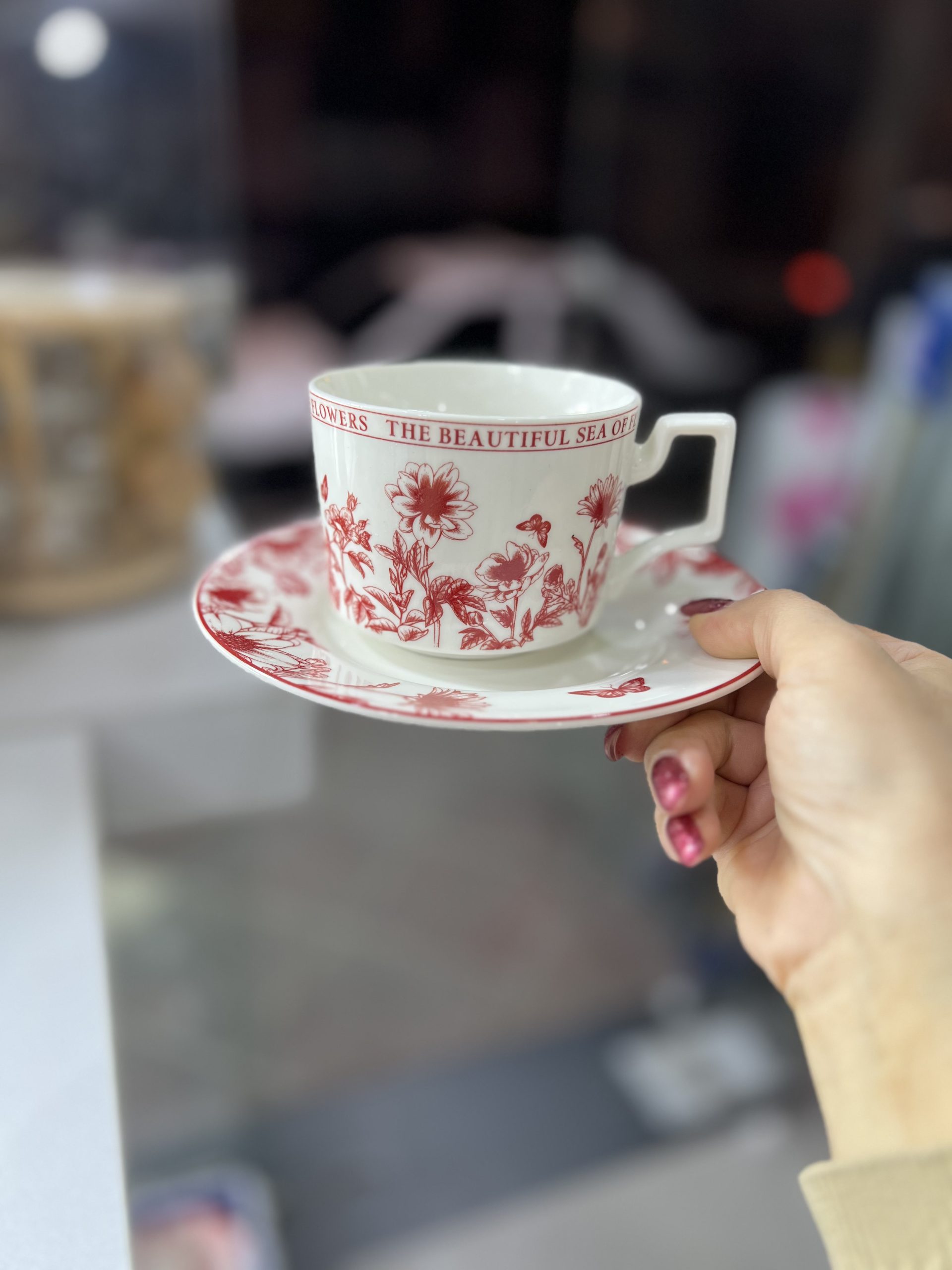فنجان نعلبکی لته خوری قرمز
