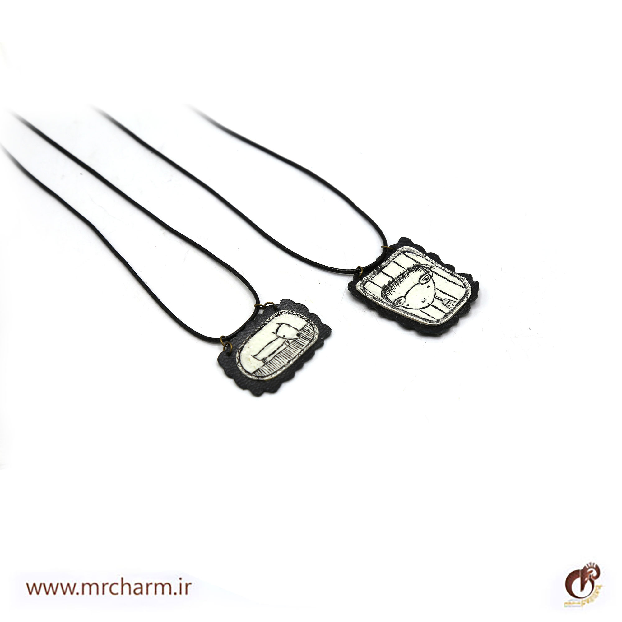 گردنآویز چرم با نقاشی خاص mrc2714-16