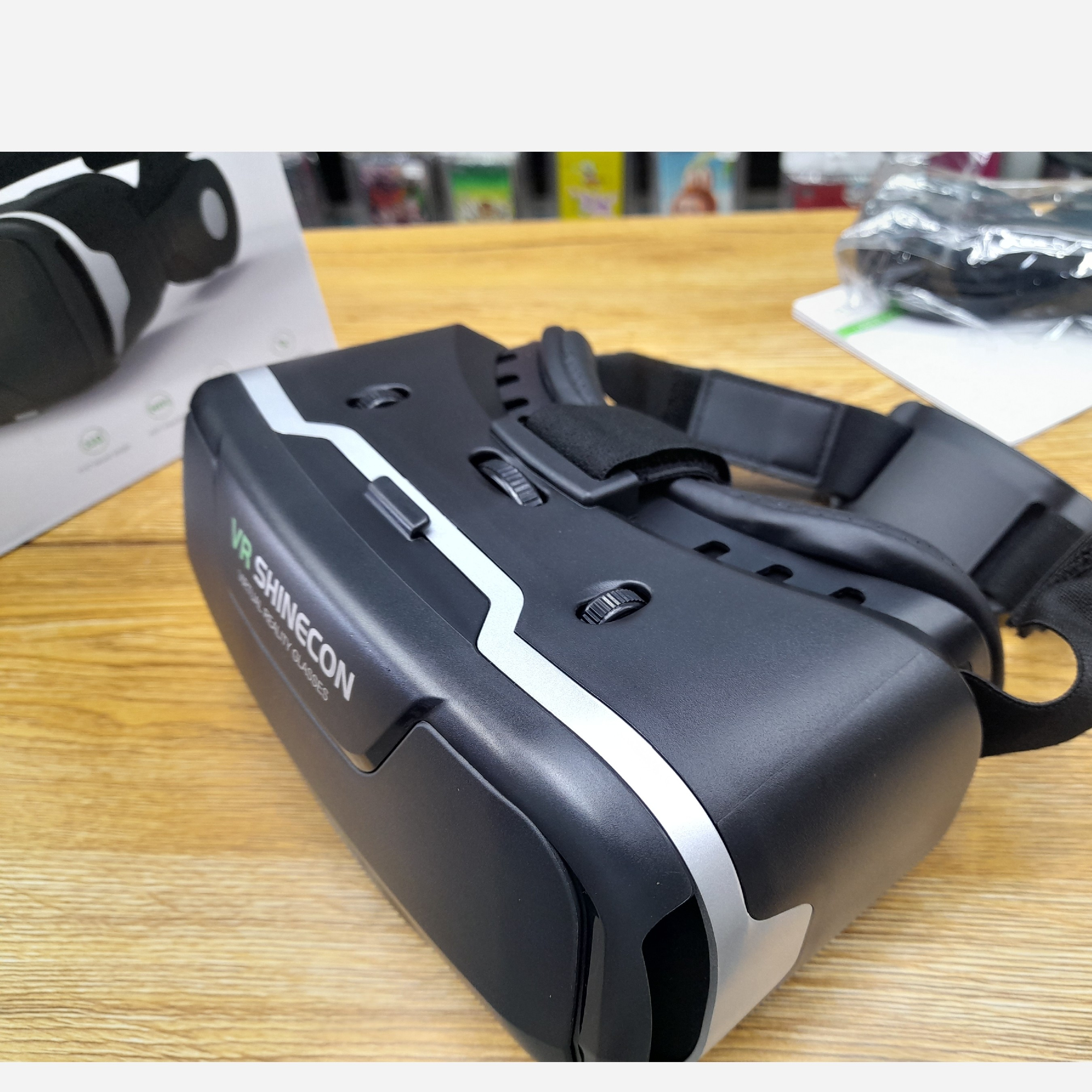 هدست واقعیت مجازی شاینکن مدل VR G02ED دارای هدستجدید