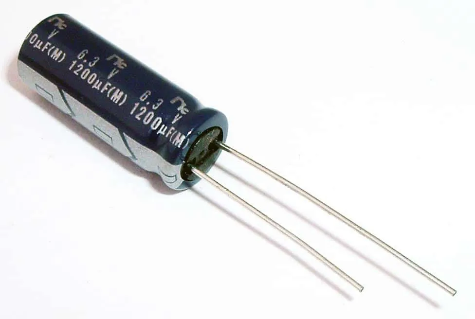 خازن الکترولیتی 1200UF 6.3Vجدید
